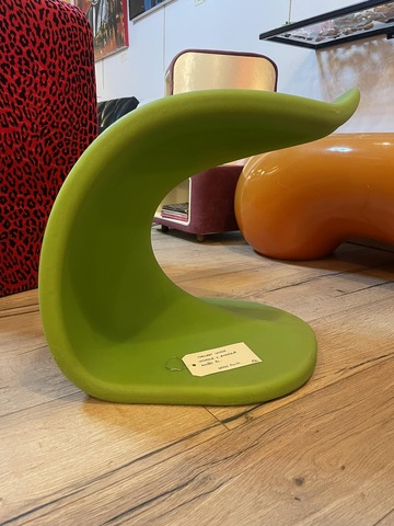 TONGUE STOOL